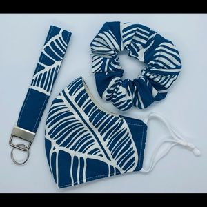 Hawaiian print mask, scrunchie, and key chain set.